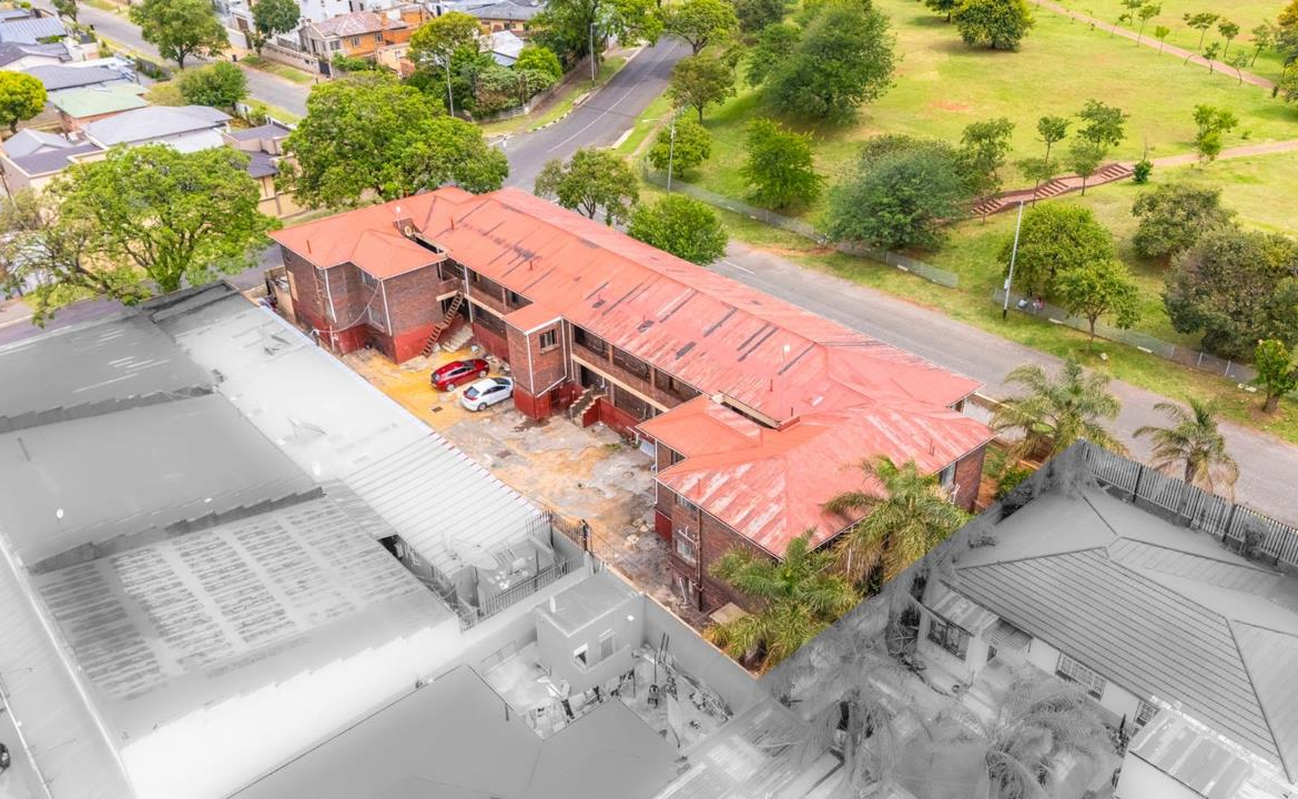 36 Bedroom 18 Bath Commercial Property for Sale in Crosby, Johannesburg for R8,000,000