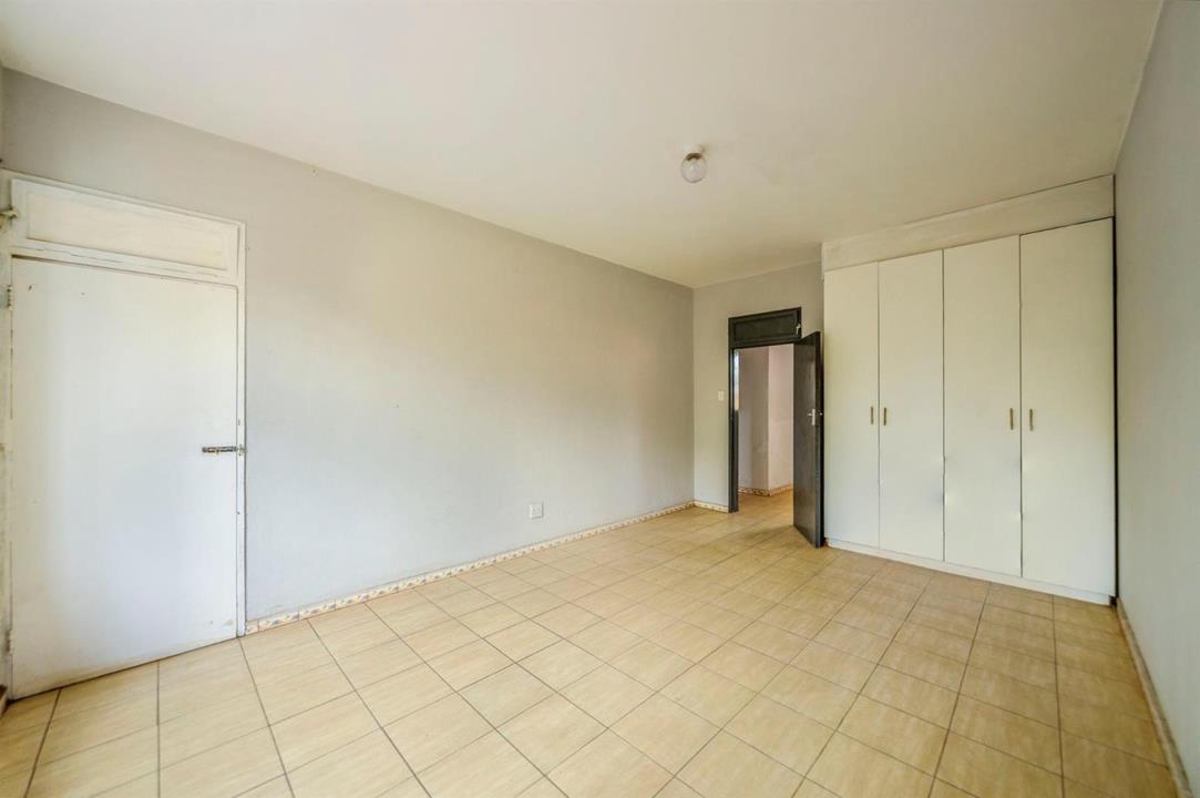 36 Bedroom 18 Bath Commercial Property for Sale in Crosby, Johannesburg for R8,000,000