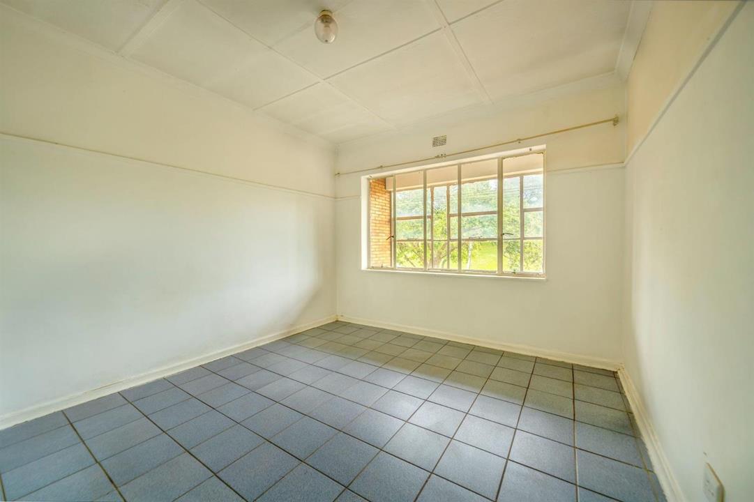 36 Bedroom 18 Bath Commercial Property for Sale in Crosby, Johannesburg for R8,000,000