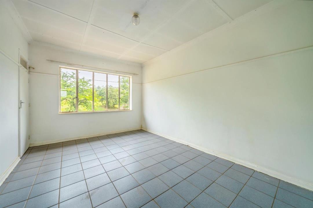 36 Bedroom 18 Bath Commercial Property for Sale in Crosby, Johannesburg for R8,000,000