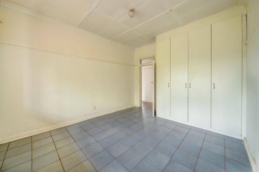 36 Bedroom 18 Bath Commercial Property for Sale in Crosby, Johannesburg for R8,000,000