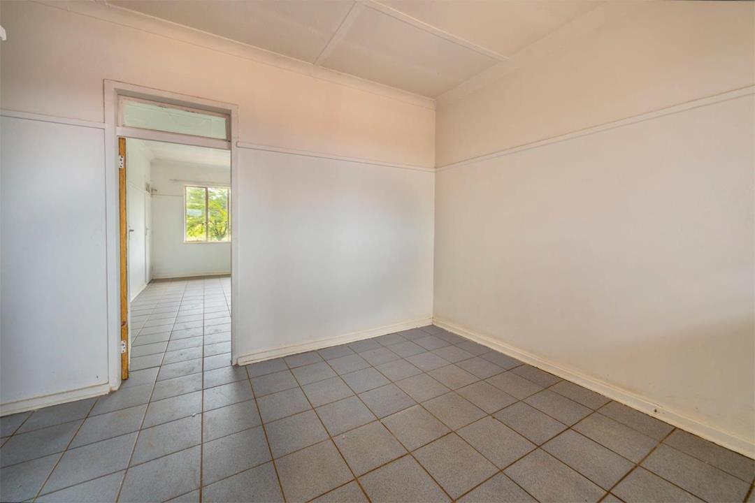 36 Bedroom 18 Bath Commercial Property for Sale in Crosby, Johannesburg for R8,000,000