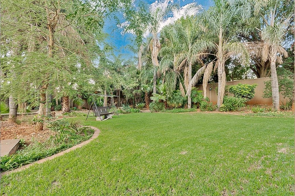 8 Bedroom 8 Bath Fully Furnished Mansion for Sale in Bedfordview, Johannesburg for R21,500,000 – Garden | Pool | Pet Friendly | Erf: 2,023m²