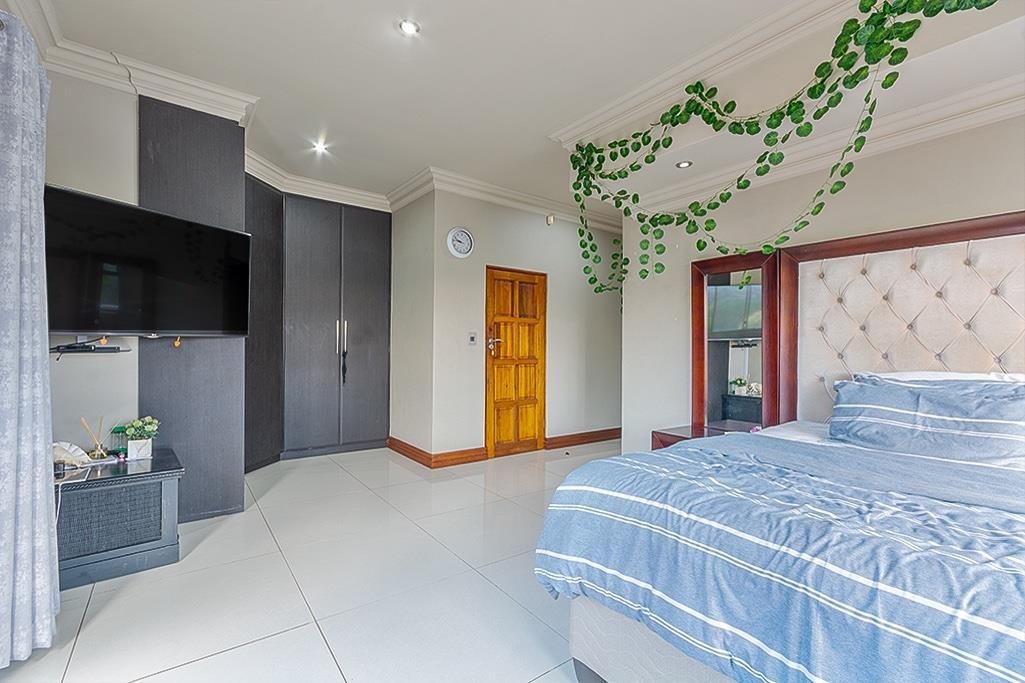 8 Bedroom 8 Bath Fully Furnished Mansion for Sale in Bedfordview, Johannesburg for R21,500,000 – Garden | Pool | Pet Friendly | Erf: 2,023m²