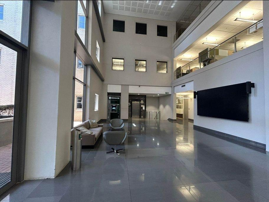 Commercial Property for Sale in Constantia Kloof, Roodepoort for R525,000,000. GAI R82.8m, Expenses R21.3m, Net Income R61.5m