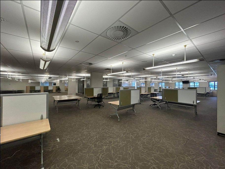 Commercial Property for Sale in Constantia Kloof, Roodepoort for R525,000,000. GAI R82.8m, Expenses R21.3m, Net Income R61.5m
