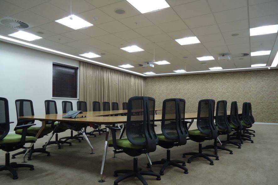 Commercial Property for Sale in Constantia Kloof, Roodepoort for R525,000,000. GAI R82.8m, Expenses R21.3m, Net Income R61.5m