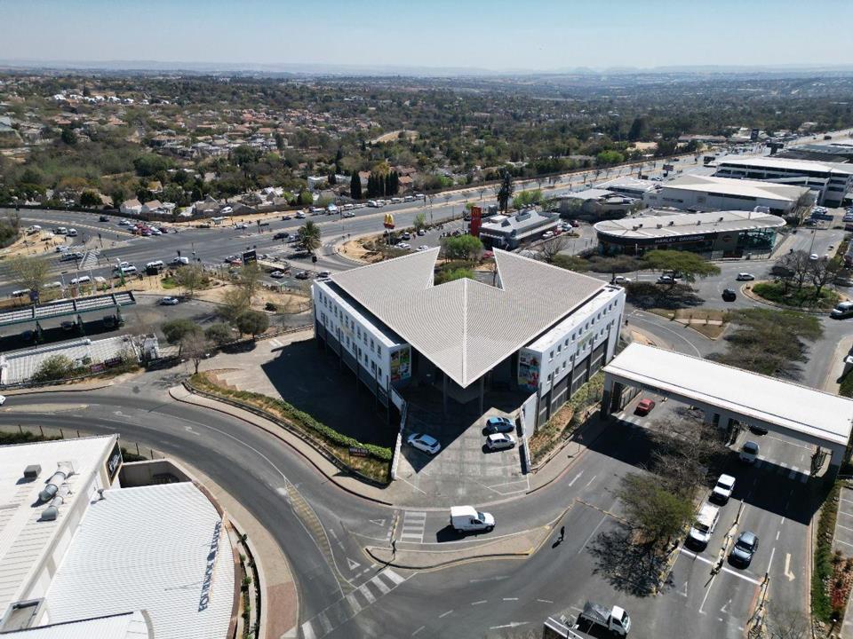 Commercial Property for Sale in Fourways, Sandton for R41,900,000 - Fully Occupied, single Tenant.