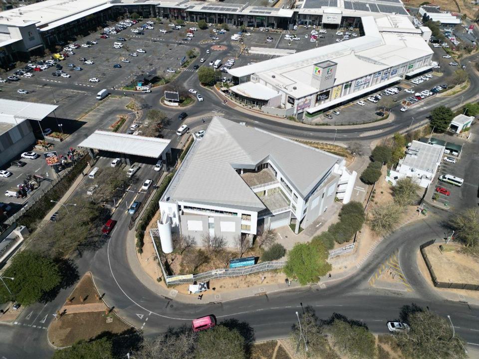 Commercial Property for Sale in Fourways, Sandton for R41,900,000 - Fully Occupied, single Tenant.