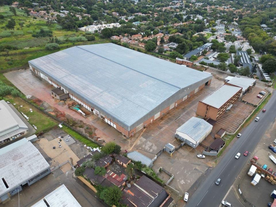 Industrial Property for Rent in Bedfordview, Johannesburg for R78 per m2 | R1,670,000 plus VAT per month. Large Yard, Super Link Access