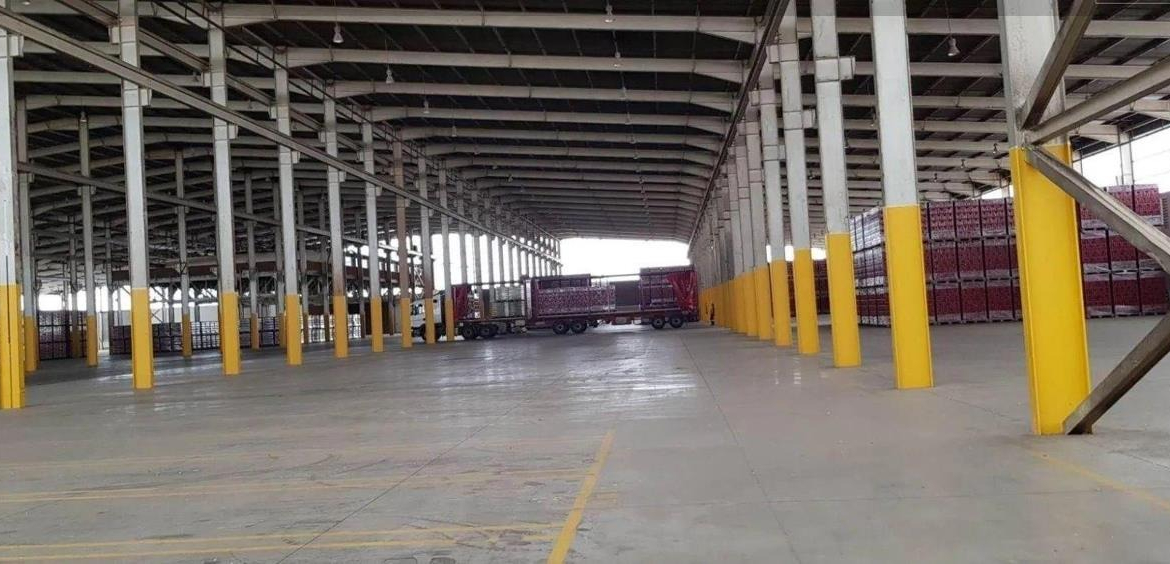 Industrial Property for Rent in Bedfordview, Johannesburg for R78 per m2 | R1,670,000 plus VAT per month. Large Yard, Super Link Access
