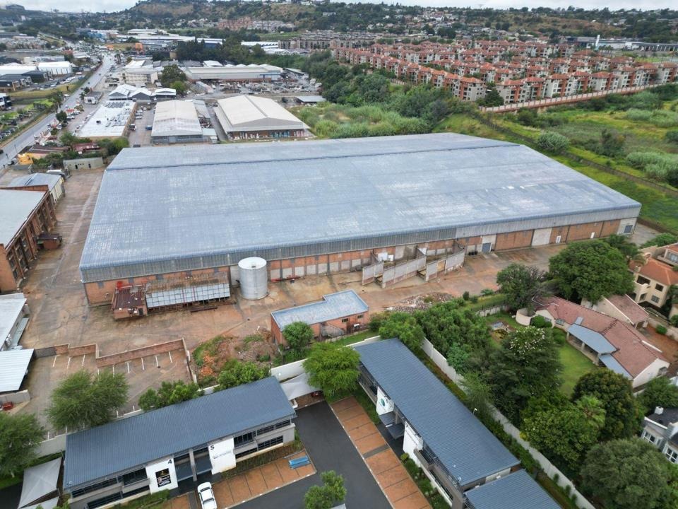 Industrial Property for Rent in Bedfordview, Johannesburg for R78 per m2 | R1,670,000 plus VAT per month. Large Yard, Super Link Access